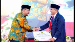 Menag berikan Bantuan PTIS. (Jateng Memanggil/Kemenag)