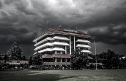 Jeritan Kenestapaan Upah Dosen