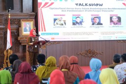 MKKS SMP di Klaten menggelar talkshow pendidikan, di Pendapa Ageng Kabupaten Klaten. Kegiatan ini dalam rangka peringatan Hardiknas tahun 2023.