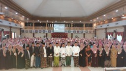 Pengurus Rabithah Ma’ahid Islamiyyah Wilayah Nahdlatul Ulama Jawa Tengah bidang Keputrian mengadakan halal bihalal dengan pengasuh pondok pesantren putri se-Jawa Tengah, di Balai Sasana Widya Praja (SWP) Badan Diklat Provinsi Jateng, Banyumanik, Semarang.