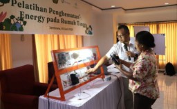 KESDM dan PEM Akamigas Ajak Ibu-ibu Rumah Tangga Hemat Energi