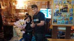 Keterangan: Bupati Kendal, Dico M Ganinduto, saat mengunjungi pameran UMKM dalam even PRK Kendal tahun 2022 di Stadion Kebondalem Kendal. (Dok. Jateng Memanggil)
