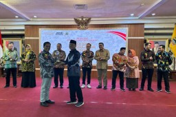 JMSI Berikan Penghargaan The Best Legislator Award 2023 ke Fadholi