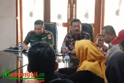 Keterangan: Ketua panitia kegiatan Bhinneka Festival Budaya, Syamsunar, yang kebetulan juga menjabat sebagai Direktur FALKEN UPVC, saat memberikan sambutan dalam konfrensi press, di Kodim 0715/Kendal, Senin 11/09/2023. (Roni/Jateng Memanggil)