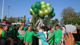 Dinas Kesehatan (Dinkes) menyelenggarakan jalan sehat dalam rangka memperingati Hari Kesehatan Nasional (HKN) ke-59. (Jateng Memanggil/hms)