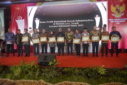 Pemkab Kendal Raih Penghargaan Informatif KIP Award dan Parahita Ekapraya Kategori NINDYA Tahun 2023