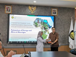 Keterangan: Direktur PEM Akamigas, Erdila Indriani, saat menerima kunjungan dari dari Direktorat Kerja Sama Pembangunan Internasional (KSPI) Kementerian Luar Negeri berkunjung di PEM Akamigas. (Ist/Jateng Memanggil)