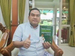 Lewat Buku Keempat, Ahmad Adirin Bagikan Kisah Bupati Blora Arief Rohman