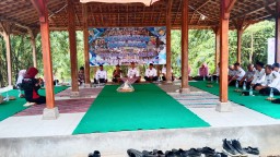 Keterangan: Wakil Bupati Kendal Terpilih, Benny Karnadi, saat mengikuti acara peringatan Hari Desa, di Wisata Desa Magelung, Kaliwungu Selatan, Rabu 15/01/2025. (Roni/Jateng Memanggil)