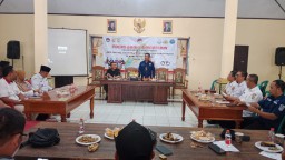 Keterangan: Ketua BLC Kendal, Chumaidi, saat memberikan sambutan dalam acara FGD, di Aula Balai Desa Cepiring, Rabu 22/01/2025. (Roni/Jateng Memanggil) 