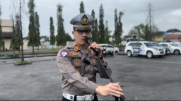 Keterangan: Kasat Lantas Polres Kendal, AKP Panji Yugo Putranto, saat memimpin apel siaga bersama Satgas Quick Respon, di Stadion Kebondalem, Kendal, Senin 10/03/2025. (Ist/Jateng Memanggil)
