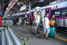 Keterangan: Kondisi lalu- lalang penumpang di stasiun yang ada di wilayah KAI Daop 4 Semarang, Selasa 25/03/2025. (Ist/Jateng Memanggil)