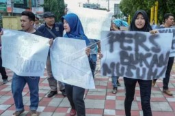 Keterangan: Para jurnalis dari Aliansi Jurnalis Independen saat menggelar aksi damai. (ANTARA/dok).