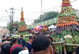 Keterangan: Ilustrasi, Tradisi Grebeg gunungan. (dok/Jateng Memanggil)