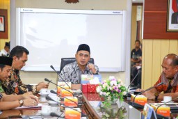 Gubernur Jawa Tengah saat Pimpinan Percepatan Pelaksanaan Program MBG (Jateng Memanggil/Ist)