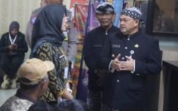 Keterangan: Bupati Semarang, Ngesti Nugraha, saat Sidak di Samsat Semarang, Selasa 15/04/2025. (Hms/Jateng Memanggil)
