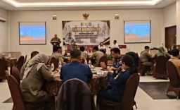 Ketetangan: Satpol PP Demak, saat melaksanakan rapat koordinasi bersama Tim Pemberantas BKC Ilegal 2025, di Hotel Amantis, Senin 14/04/2025. (Hms/Jateng Memanggil)