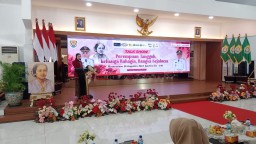 Keterangan: Bupati Kendal, Dyah Kartika Purnamasari, saat memberikan sambutan dalam acara peringatan Hari Kartini ke 146 Pemkab Kendal, di Pendopo Kendal, Senin 21/04/2025. (Roni/Jateng Memanggil)