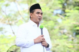 Keterangan: Wagub Jateng, Gus Taj Yasin, saat memberikan sambutan dalam acara Pengajian Hari Lahir Muslimat NU, ke-79, di RTH Klero, Tengaran, Kabupaten Semarang, Minggu 27/04/2025. (Hms/Jateng Memanggil)
