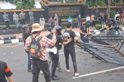 Aksi Demo Hari Buruh di Semarang Berujung Ricuh, Yudi Indras: Aksi Anarkis May Day Tak Cerminkan Sikap Buruh