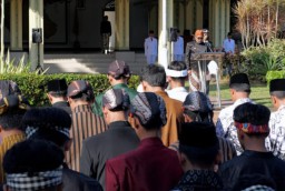 Keterangan: Bupati Temanggung, Agus Setyawan, saat memimpin upacara Peringatan Hari Pendidikan Nasional. (Hms/Jateng Memanggil)