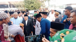 Keterangan: Mantan Wakil Presiden RI, kiai Ma'ruf Amin, saat berta'ziah di kediaman almarhum Gus Alam, di pondok pesantren Al Fadlu wal Fadhilah, Selasa 06/05/2025. (Roni/Jateng Memanggil)