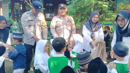 Polsek Pegandon Kenalkan Sosok Polisi ke Murid TK Muslimat NU 05