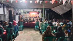 Meriahkan HUT RI ke-80, IRKA Ngampel Kulon Gelar Pentas Wayang Kulit