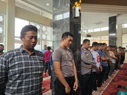 Kebersamaan Polisi dan Warga Kendal: Doa Bersama untuk Korban Insiden Demo